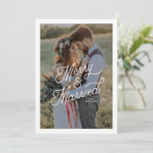 Moderne Retro Vrolijk en Getrouwd Fotovet Script Feestdagenkaart (Staand voorkant)