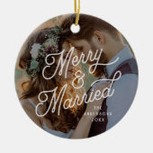 Moderne Retro Vrolijk en Getrouwd Fotovet Script Keramisch Ornament (Voorkant)