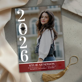 Moderne rode afstudeerhoed senior foto kaart