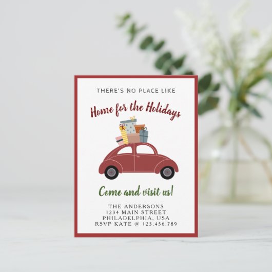 Moderne rode auto met cadeau kerstvakantie aankondigingskaart (Staand voorkant)