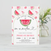 Moderne rode boog 1 in een meloen 1e verjaardag kaart (Staand voorkant)