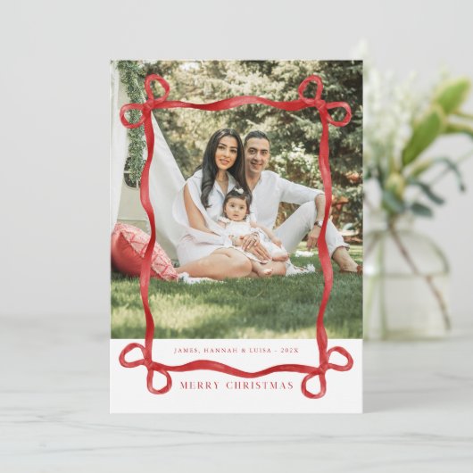 Moderne rode boog vrolijke kerstfoto kaart (Staand voorkant)
