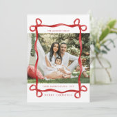 Moderne rode boog vrolijke kerstfoto kaart (Staand voorkant)