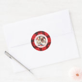 Moderne Rode Buffel Plaid Kerstmis Familie 1 Foto Ronde Sticker (Envelop)