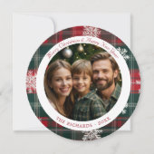 Moderne rode en groene plaid sneeuwvlokken feestdagenkaart (Voorkant)