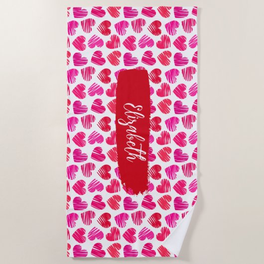 Moderne Rode en Roze Doodled Harten Valentijn Naam Strandlaken (Voorkant)