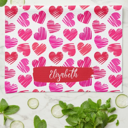 Moderne Rode en Roze Doodled Harten Valentijn Naam Theedoek (Gevouwen)