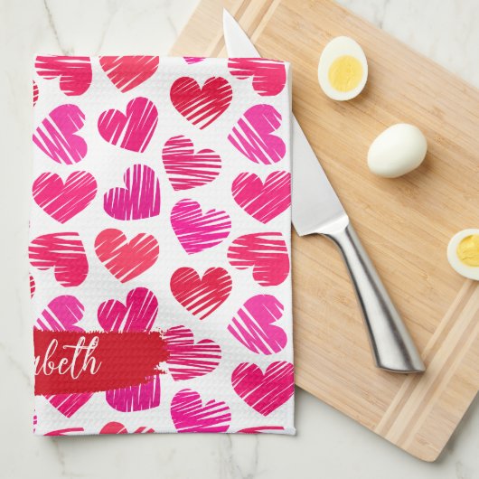 Moderne Rode en Roze Doodled Harten Valentijn Naam Theedoek (Quarter Fold)