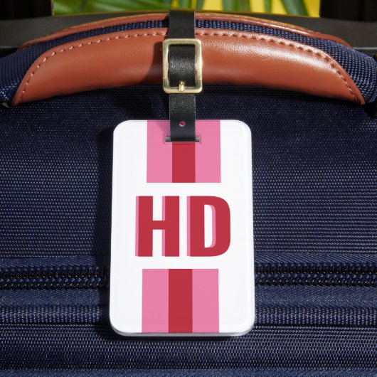 Moderne Rode en Roze gestreepte Schaduw Monogram R Bagagelabel (Voorkant Insitu 2)