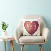 Moderne rode hart koppelmonogrammen en datum kussen (Stoel)