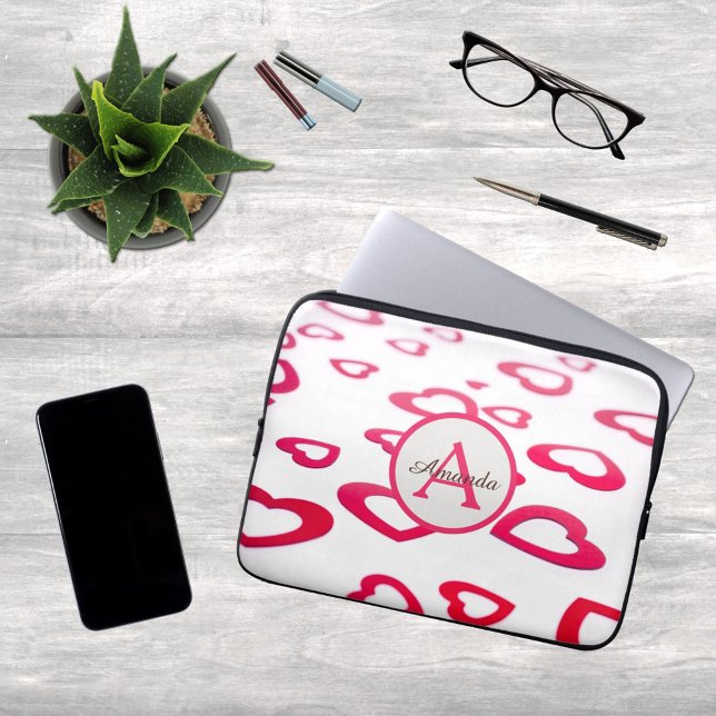 Moderne rode harten van de Valentijn met monogram  Laptop Sleeve (Creator heeft geüpload)