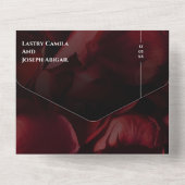 Moderne rode rozen in één bruiloft all in one uitnodiging (Achterkant)