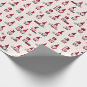 Moderne Rode Schattigee Kerstman Gnome Cadeaupapier (Hoek)