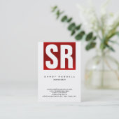 Moderne rode streep wit groot monogram visitekaartje (Staand voorkant)