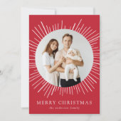 Moderne Rode Sunburst Vrolijk Kerstfeest 2 Foto Feestdagenkaart (Voorkant)