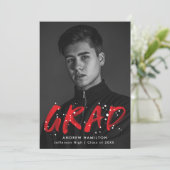 Moderne Rode Verf Splatter Foto Graduation Party Kaart (Staand voorkant)