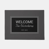 Moderne roestkleurige donkergrijze welkomstnaam deurmat (Voorkant)