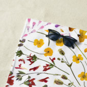 Moderne roestkleurige initiaal marineblauw strandlaken (In situ)