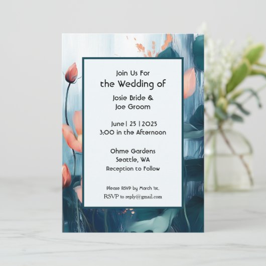 Moderne romantische bloemen bruiloft uitnodiging (Staand voorkant)