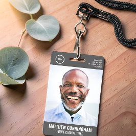 Moderne Ronde Logo met Naam en Barcode voor Person Badge