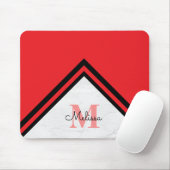 Moderne Rood en Zwart Chevron Naam Monogram Muismat (Met muis)