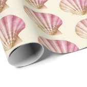 Moderne Rood Roze Schelpen op Beige Cream Cadeaupapier (Rol Hoek)
