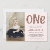 Moderne Roos Gold Faux Glitter First Birthday Foto Kaart (Voorkant)