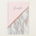Moderne Roos Gold Foil roze grijze marmer | NAAM t Planner<br><div class="desc">Een lieflijk moderne gepersonaliseerde dagelijkse planner/kalender voor een meisje/vrouw. Blush Roze achtergrond met trendy faux roos Gold foil marble design met optie om naam of bericht toe te voegen. Ideaal voor school, bedrijf, bruiloft of persoonlijk.</div>