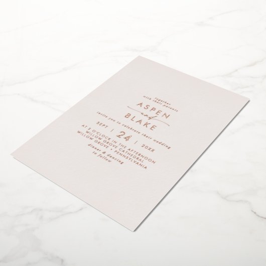 Moderne Roos Gold Foil Script Blush Casual bruilof Folie Uitnodiging (Gedraaid)