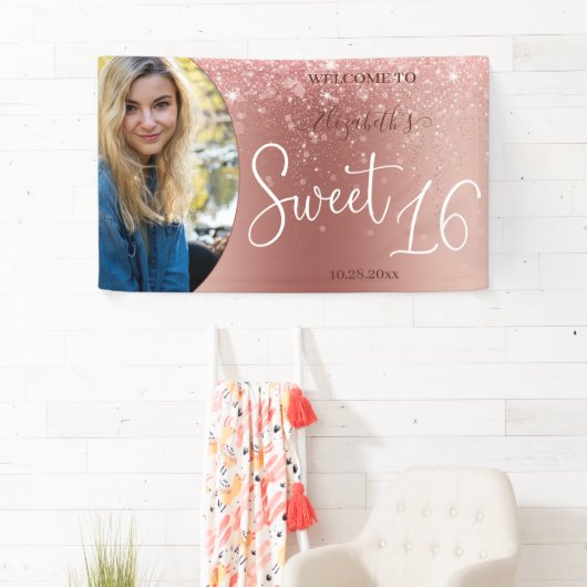 Moderne Roos Gold Glitter Photo Sweet 16 Banner (Insitu)