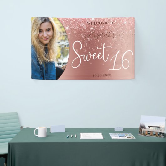 Moderne Roos Gold Glitter Photo Sweet 16 Banner (Beurs)