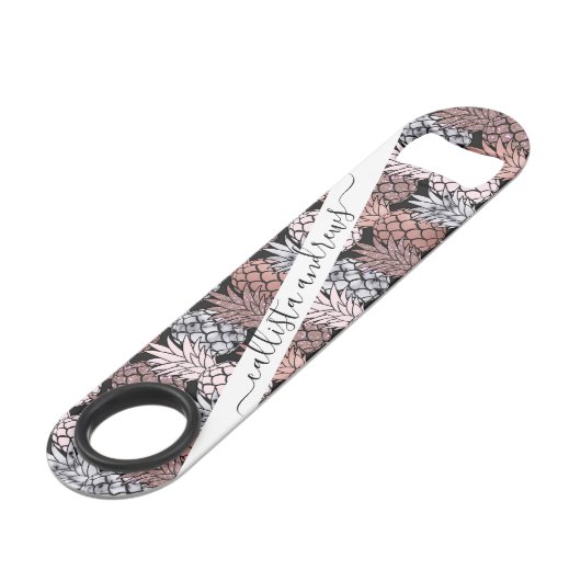 Moderne Roos Gold Glitter Pink Pineapples Patroon Speed Flessenopener (Voorkant Gekanteld)