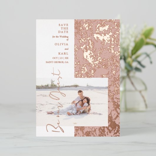 Moderne Roos Gold is ons gastfotokoppel Folie Uitnodiging (Staand Voorkant)