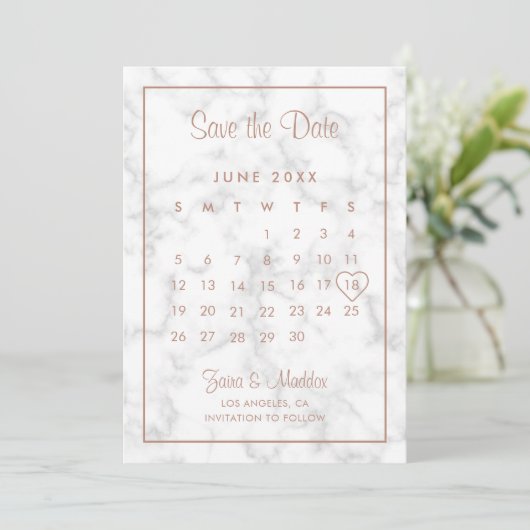 Moderne Roos Gold Marble Calendar Wedding Save The Date (Staand voorkant)