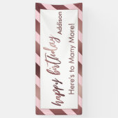 Moderne Roos Gold Pastel Pink Stripe Happy Birthda Spandoek (Verticaal)