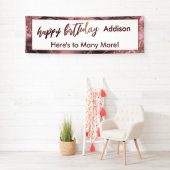 Moderne Roos Gold Pastel Pink Stripe Happy Birthda Spandoek (Insitu)