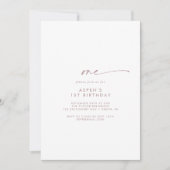 Moderne Roos Gold Script First Birthday Party Kaart (Voorkant)