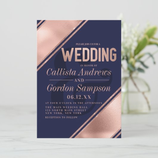 Moderne Roos Gold White Stripe Corner Wedding Kaart (Staand voorkant)