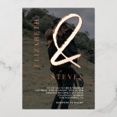 Moderne roos gouden ampersand noemt foto's bruilof folie uitnodiging (Voorkant)