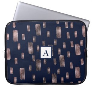 Moderne Roos voor schilderpenselen, goud en marine Laptop Sleeve