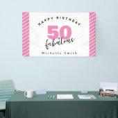 Moderne roze 50 geweldige 50e verjaardag spandoek (Beurs)