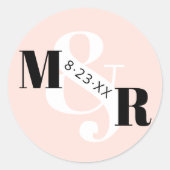 Moderne Roze Ampersand Monogram Trouwenveloppe Ronde Sticker (Voorkant)