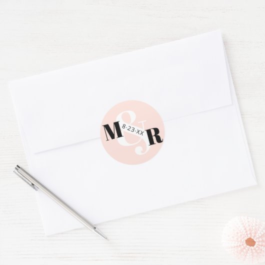 Moderne Roze Ampersand Monogram Trouwenveloppe Ronde Sticker (Envelop)