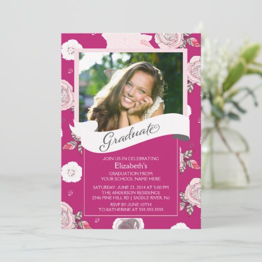 Moderne  roze bloemen Afstuderen uitnodiging (Staand voorkant)