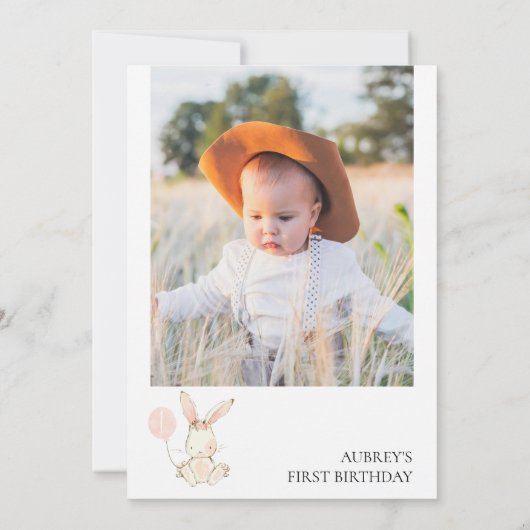 Moderne Roze Bloemen Wit Konijntje 1e Verjaardag Kaart (Achterkant)