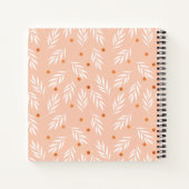 Moderne roze bloemenpatroon notitieboek (Achterkant)