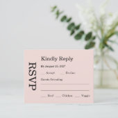 Moderne roze blush bruiloft RSVP kaartje (Staand voorkant)