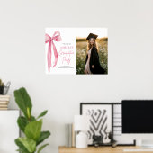 Moderne Roze Bow Coquette Afstudeerfeest Welkom Poster (Thuiskantoor)