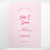 Moderne Roze Drievoudige Foto Bruiloft Uitnodiging (Binnenkant midden)