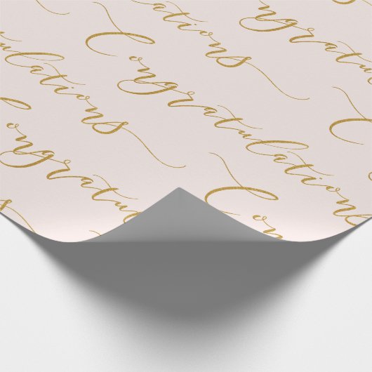 Moderne Roze en Gouden Lettering Felicitaties Cadeaupapier (Hoek)